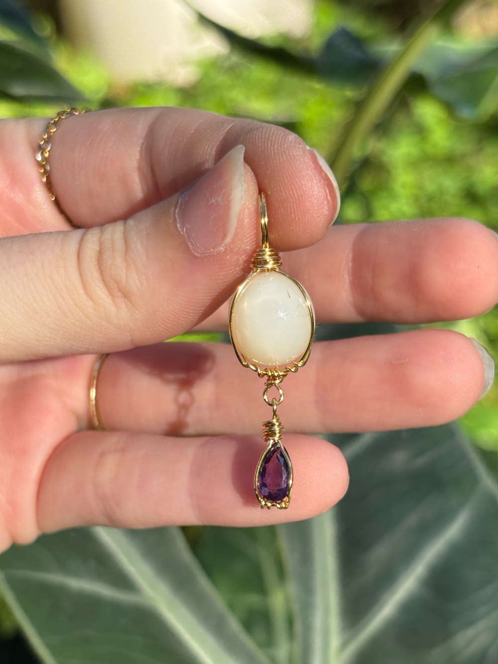 Cats eye and amethyst dangle pendant